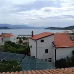 Apartman With A Parking Space Slatine, Ciovo - 13922